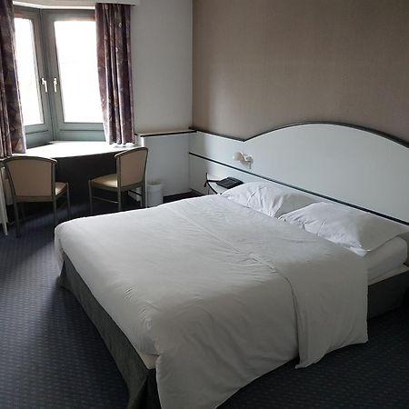 Hotel Restaurant La Tour Romaine - Haguenau - Strasbourg Nord Schweighouse-sur-Moder Eksteriør bilde