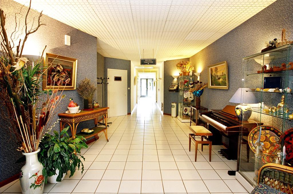 Hotel Restaurant La Tour Romaine - Haguenau - Strasbourg Nord Schweighouse-sur-Moder Eksteriør bilde