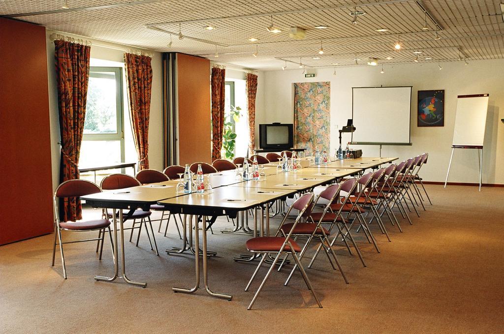 Hotel Restaurant La Tour Romaine - Haguenau - Strasbourg Nord Schweighouse-sur-Moder Eksteriør bilde