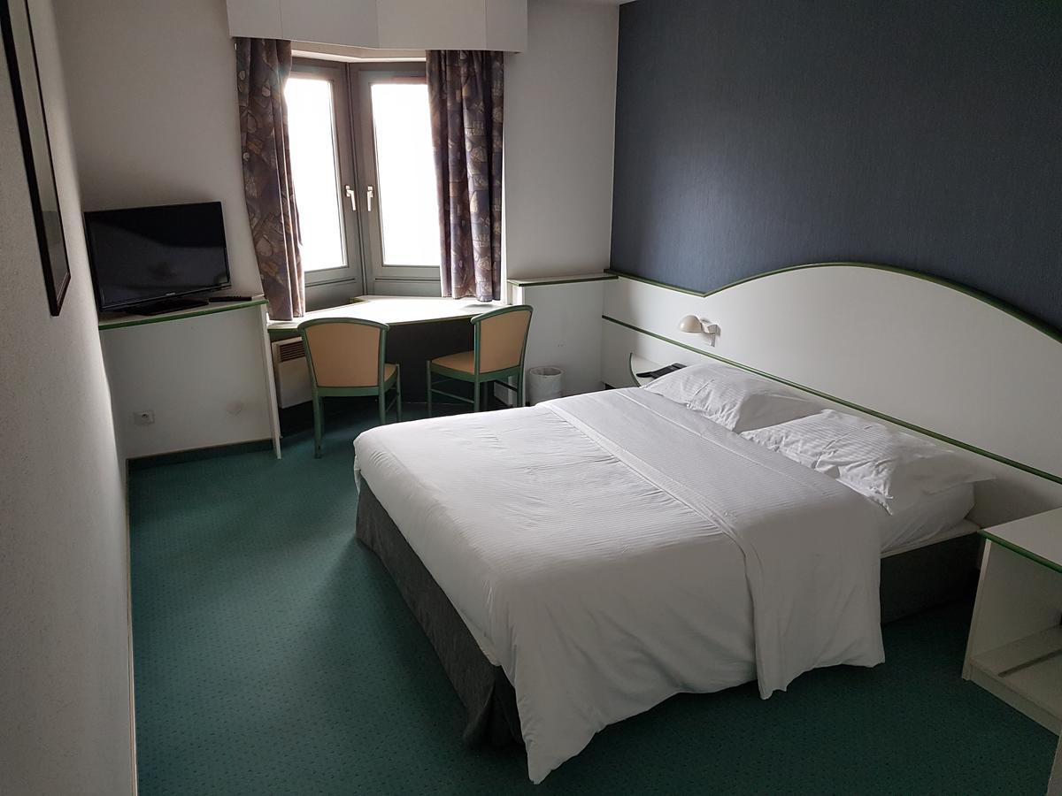Hotel Restaurant La Tour Romaine - Haguenau - Strasbourg Nord Schweighouse-sur-Moder Eksteriør bilde