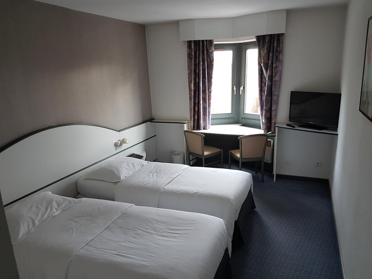 Hotel Restaurant La Tour Romaine - Haguenau - Strasbourg Nord Schweighouse-sur-Moder Eksteriør bilde